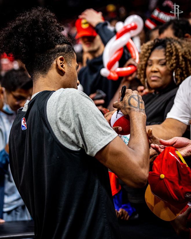 休斯敦火箭训练开放日,窗口期状态回暖引欢呼,亚冠在即,球探报告显示潜力 休斯敦火箭训练开放日,窗口期状态回暖引欢呼,亚冠在即,球探报告显示潜力