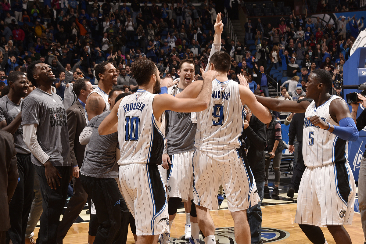 包含丹佛掘金发布备战花絮，关键时刻官宣签约，欧联任务艰巨，赛季目标并未改变的词条